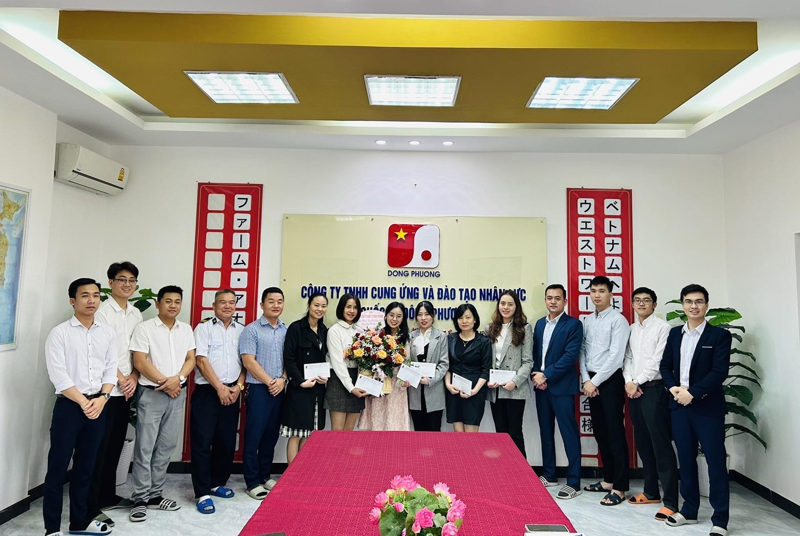 Kỷ niệm ngày Quốc tế phụ nữ 8/3 vui vẻ, đầm ấm