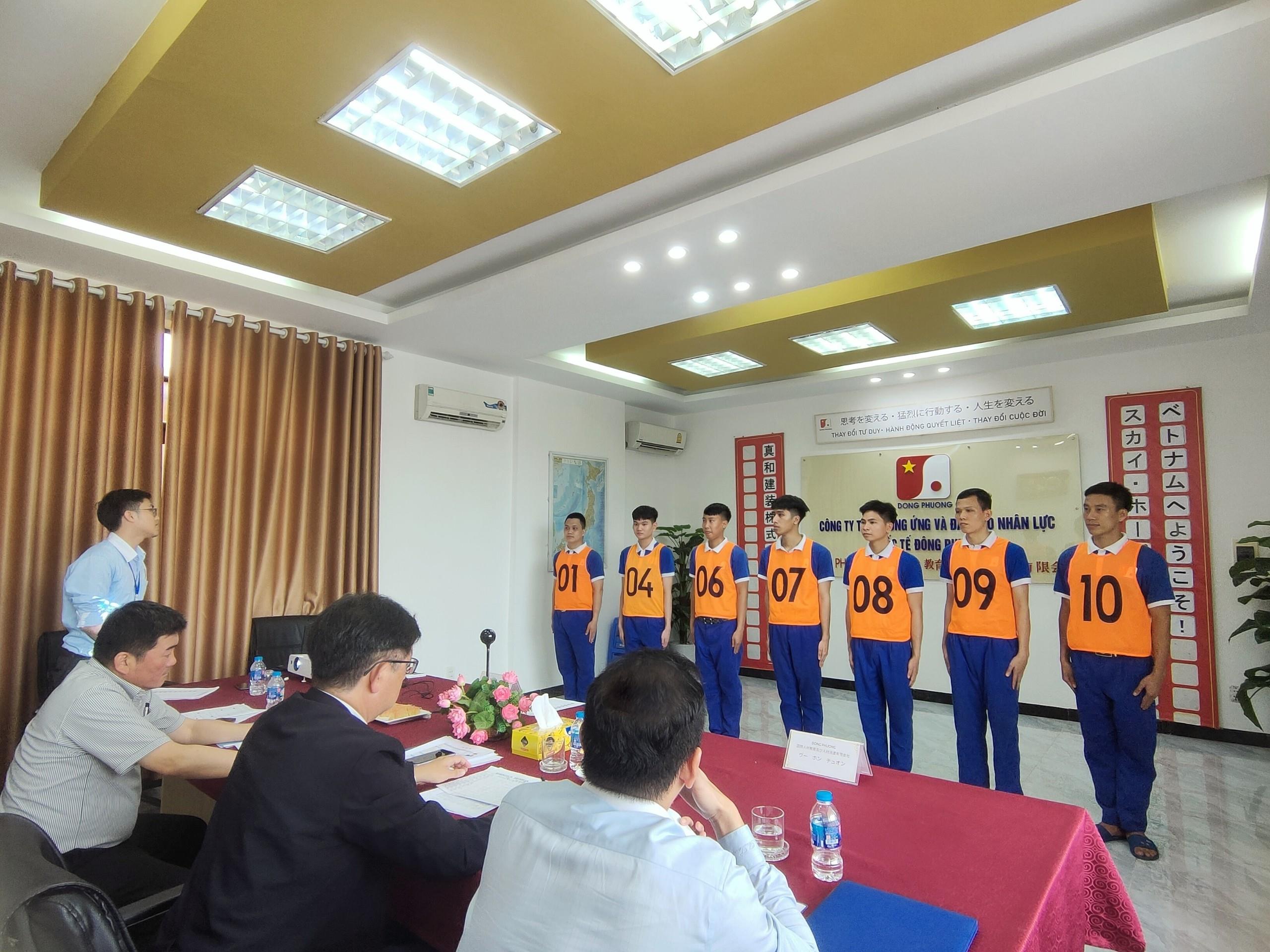 Phỏng vấn trực tiếp đơn hàng Vận hành máy sản xuất các nguyên liệu sơn, dán tường nhà