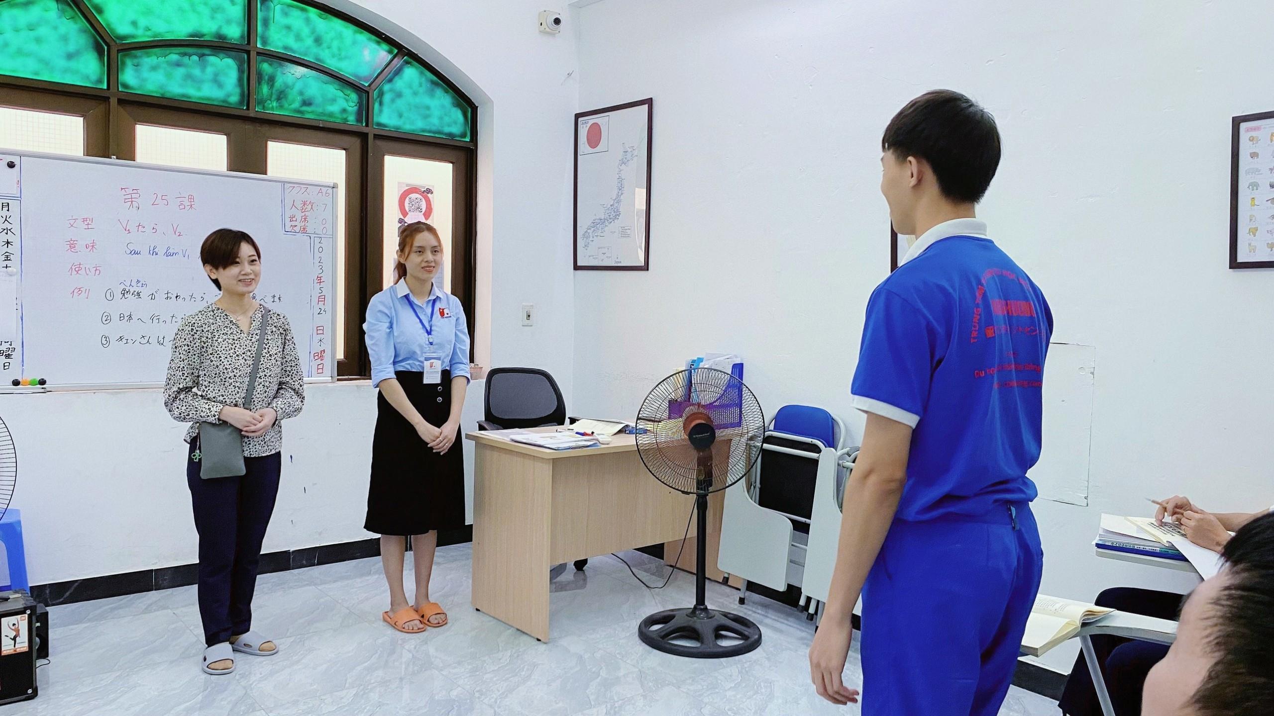 Chào mừng giáo viên người Nhật